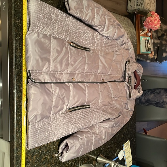 Guess silver/light grey medium length parka. - Picture 7 of 10